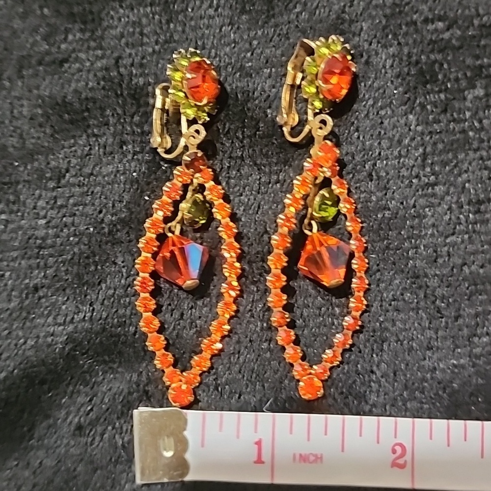 Vintage Chandelier Clip On Earrings Orange Green Rhinestone Gold Tone - Picture 4 of 4